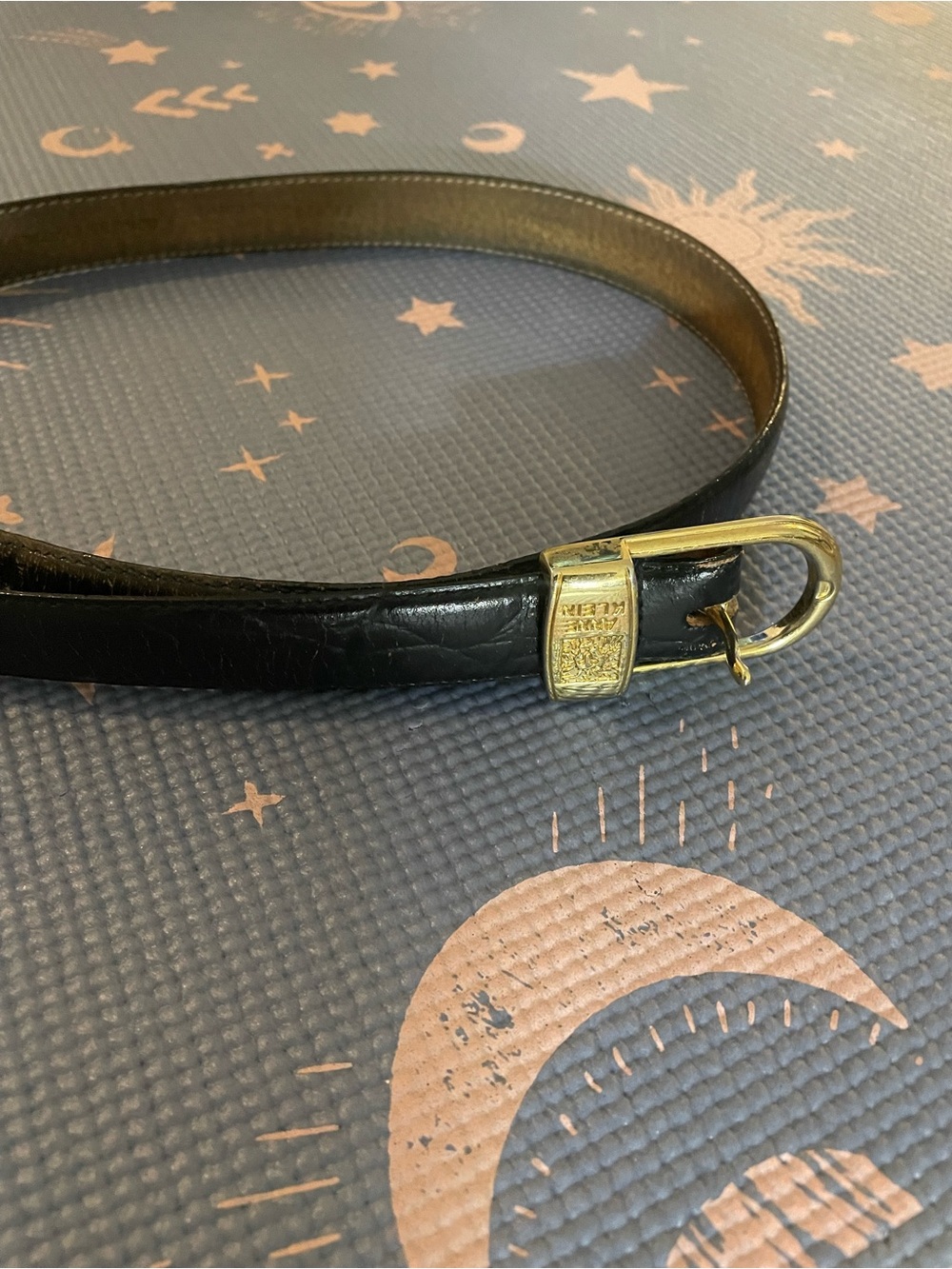 Black Leather woman’s Belt with Gold Buckle